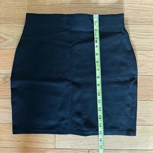 Aritzia Sunday best black skirt